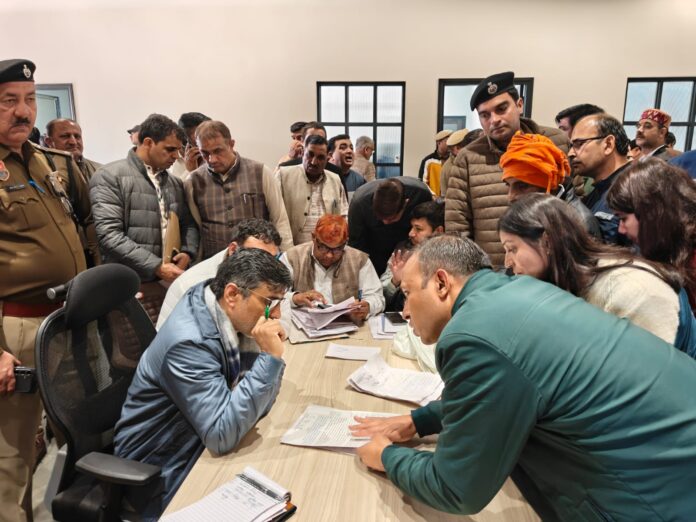 Mahipal Dhanda से मिला HUCTA प्रतिनिधि मंडल, विधानसभा शीतकालीन सत्र में Service Security Bill पारित किए जाने की मांग Mahipal Dhanda से मिला HUCTA प्रतिनिधि मंडल, विधानसभा शीतकालीन सत्र में Service Security Bill पारित किए जाने की मांग