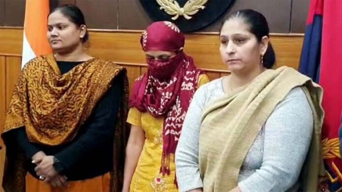 Psycho Killer Poonam Arrest: एमए-बीएड पास साइको किलर पूनम, सुंदर बच्चों से होती थी जलन, खुद के बेटे सहित 4 बच्चों उतारा मौत के घाट