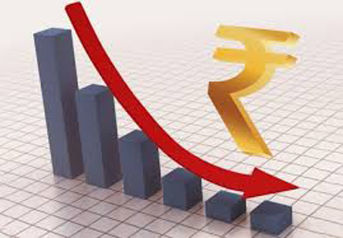 Rupee continues to fall : डॉलर के मुकाबले भारतीय मुद्रा अपने निम्नतम स्तर पर पहुंची Rupee continues to fall : डॉलर के मुकाबले भारतीय मुद्रा अपने निम्नतम स्तर पर पहुंची