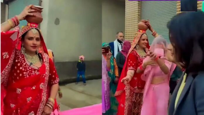 Seema Haider New Home: बेबी बंप के साथ नए घर में Seema Haider की ग्रैंड एंट्री, ढोल-नगाड़ों पर नाचीं Seema Haider New Home: बेबी बंप के साथ नए घर में Seema Haider की ग्रैंड एंट्री, ढोल-नगाड़ों पर नाचीं