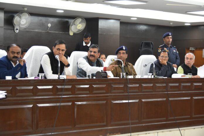 Panipat Grievance Meeting में 10 शिकायतों पर हुई सुनवाई, मंत्री कृष्ण कुमार बोले - किसी भी नागरिक को न्याय से वंचित नहीं रहने देंगे Panipat Grievance Meeting में 10 शिकायतों पर हुई सुनवाई, मंत्री कृष्ण कुमार बोले - किसी भी नागरिक को न्याय से वंचित नहीं रहने देंगे