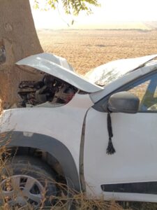 Jind News : अनियंत्रित कार पेड़ से टकराई, पति व पत्नी की मौत