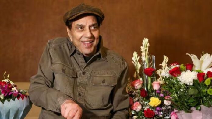 Dharmendra Birthday Special: 5 मिनट में हां, जेब से पैसे! धर्मेंद्र की सबसे बड़ी रिस्कभरी सुपरहिट फिल्म Dharmendra Birthday Special: 5 मिनट में हां, जेब से पैसे! धर्मेंद्र की सबसे बड़ी रिस्कभरी सुपरहिट फिल्म