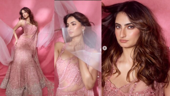 Palak Tiwari Photos: पलक तिवारी का पिंक लहंगा लुक वायरल, ग्लैमर में मां श्वेता तिवारी को भी छोड़ा पीछे Palak Tiwari Photos: पलक तिवारी का पिंक लहंगा लुक वायरल, ग्लैमर में मां श्वेता तिवारी को भी छोड़ा पीछे