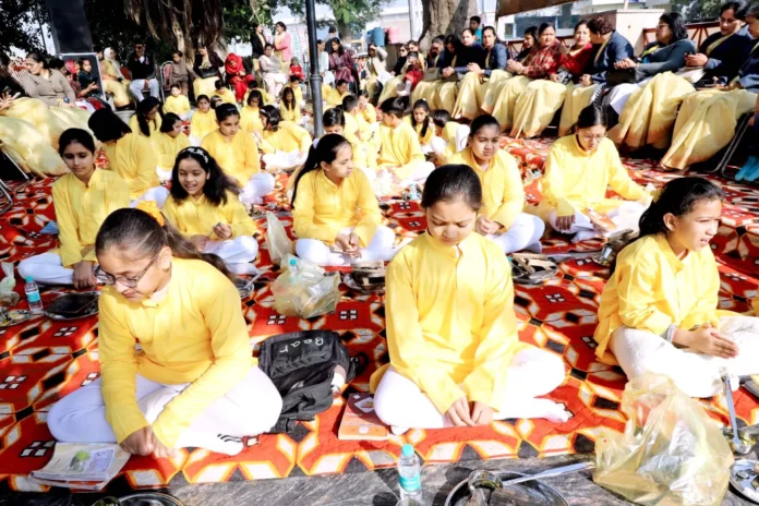 Hundred Kundiya Yagna was organized at Rani Talab. Rani Talab Jind : रानी तालाब पर हुआ सौ कुंडीय यज्ञ का आयोजन