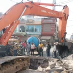 Jind News : धंसी सड़क पर शुरू हुआ युद्धस्तर पर मरम्मत कार्य